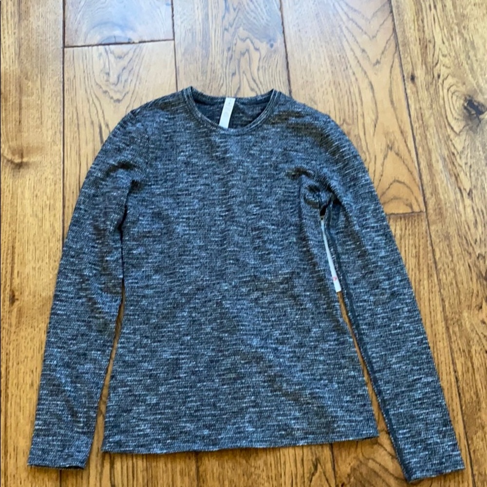 🍋🍋New Lululemon Long Sleeve Crew Top🖤✨